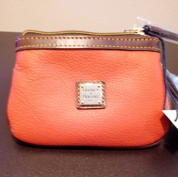 Dooney & Bourke Handbags - Dooney & Bourke Belvedere Medium Wristlet